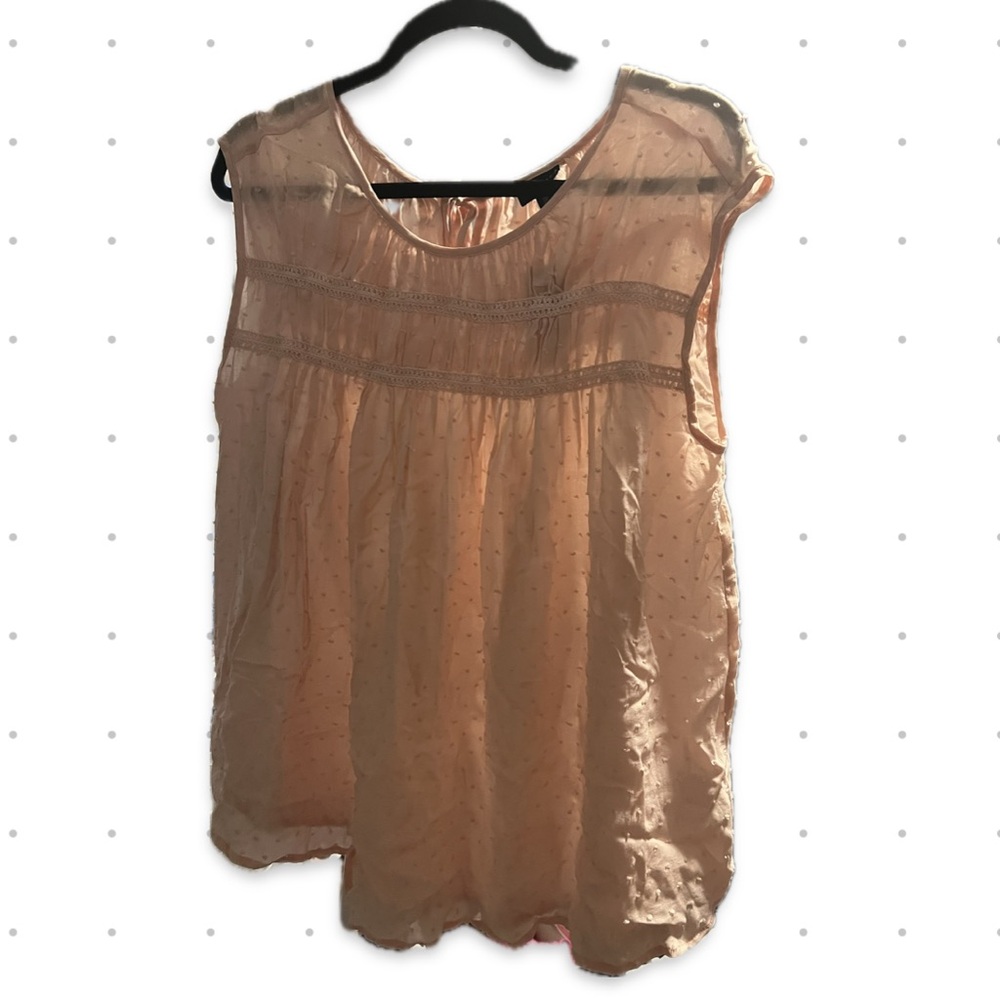 NWT Torrid light peach lightweight Swiss dot top